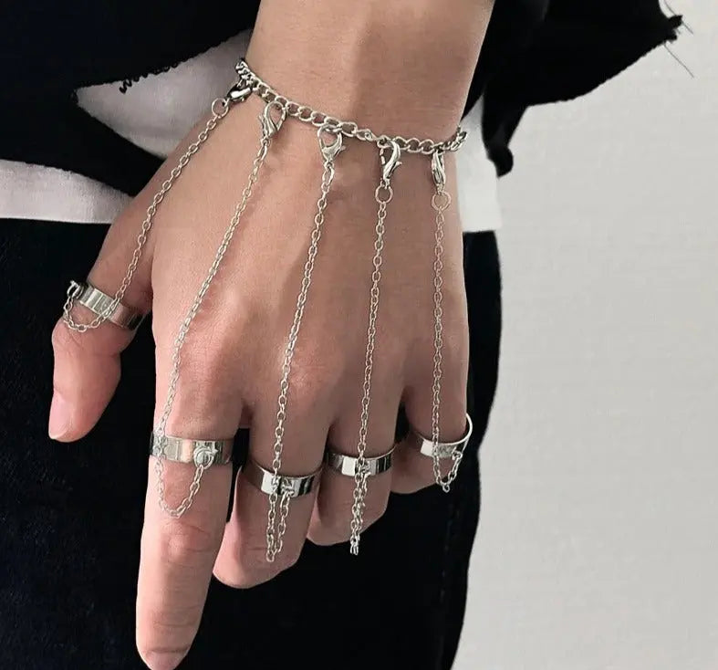 ondergronds overloop Moedig Chain Ring Bracelet Set - Adjustable Ring Chain Hand Accessories – Wicked  Tender