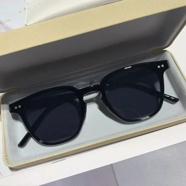 8 IMPORT SURENDRA - New Vintage Square Sunglasses Women Men Luxury Brand Small Round Sun Glasses Female Small Eyewear Oculos De Sol for Male Female Wicked Tender