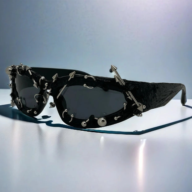 Spiked Shield Wraparound Sunglasses – Futuristic Punk Edge  display picture 3