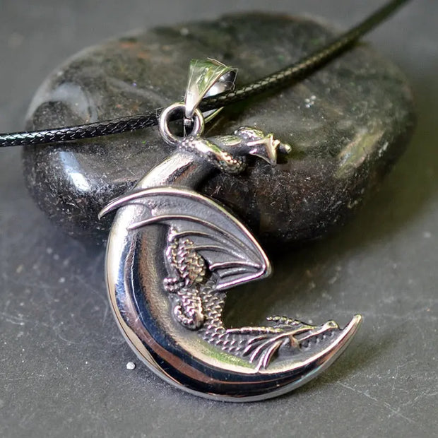 Vintage Dragon Necklace Lunagosa Vintage Dragon Necklace - Dreaming Dragon On Moon Wicked Tender